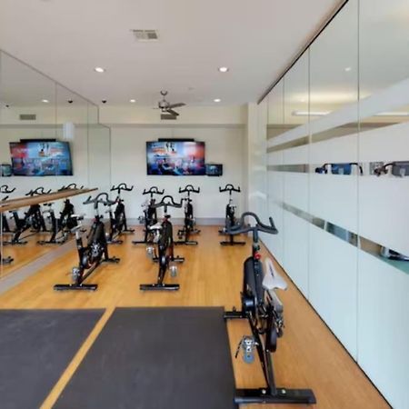 شقة Chic 1Br Near Nrg With Pool Wifi Freeparking هيوستن المظهر الخارجي الصورة