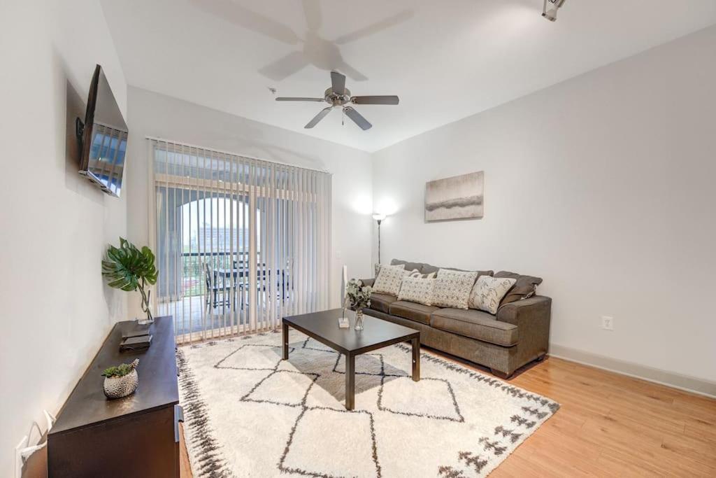 شقة Chic 1Br Near Nrg With Pool Wifi Freeparking هيوستن المظهر الخارجي الصورة