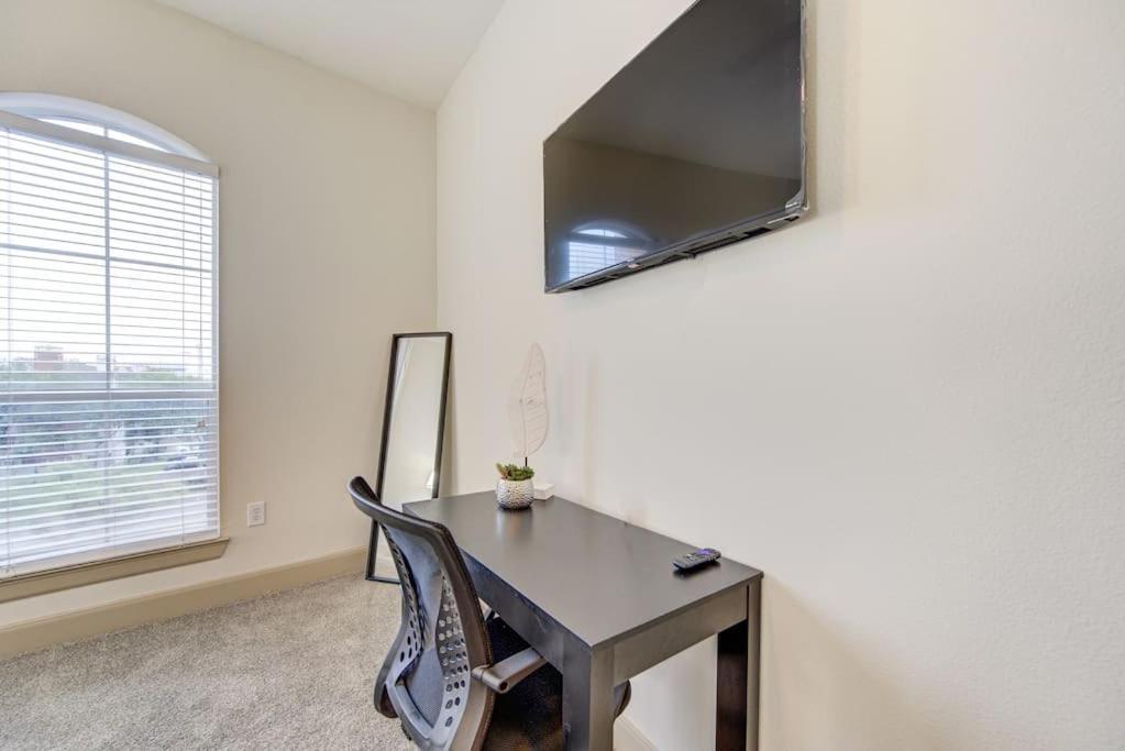 شقة Chic 1Br Near Nrg With Pool Wifi Freeparking هيوستن المظهر الخارجي الصورة