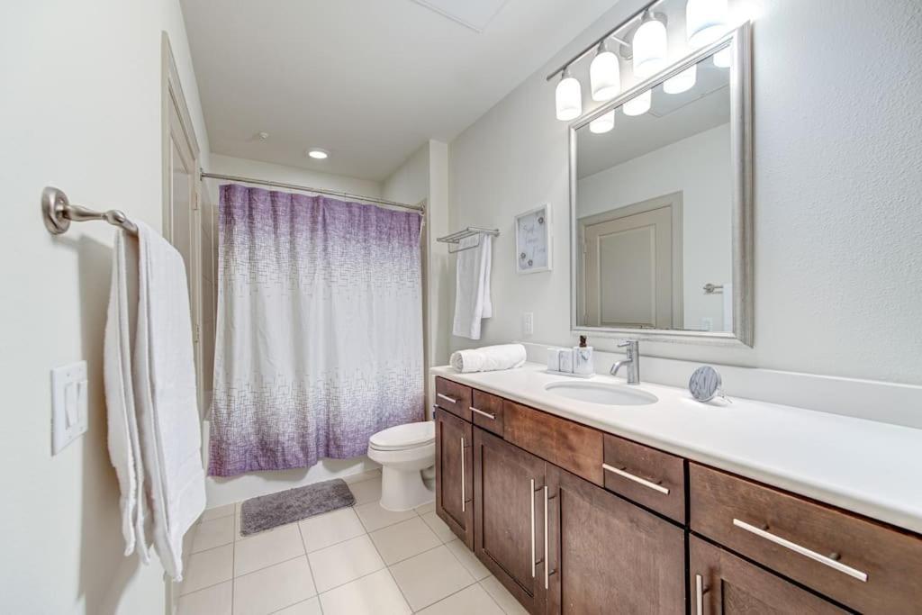 شقة Chic 1Br Near Nrg With Pool Wifi Freeparking هيوستن المظهر الخارجي الصورة