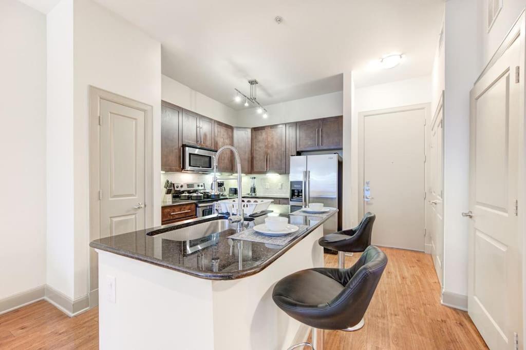 شقة Chic 1Br Near Nrg With Pool Wifi Freeparking هيوستن المظهر الخارجي الصورة