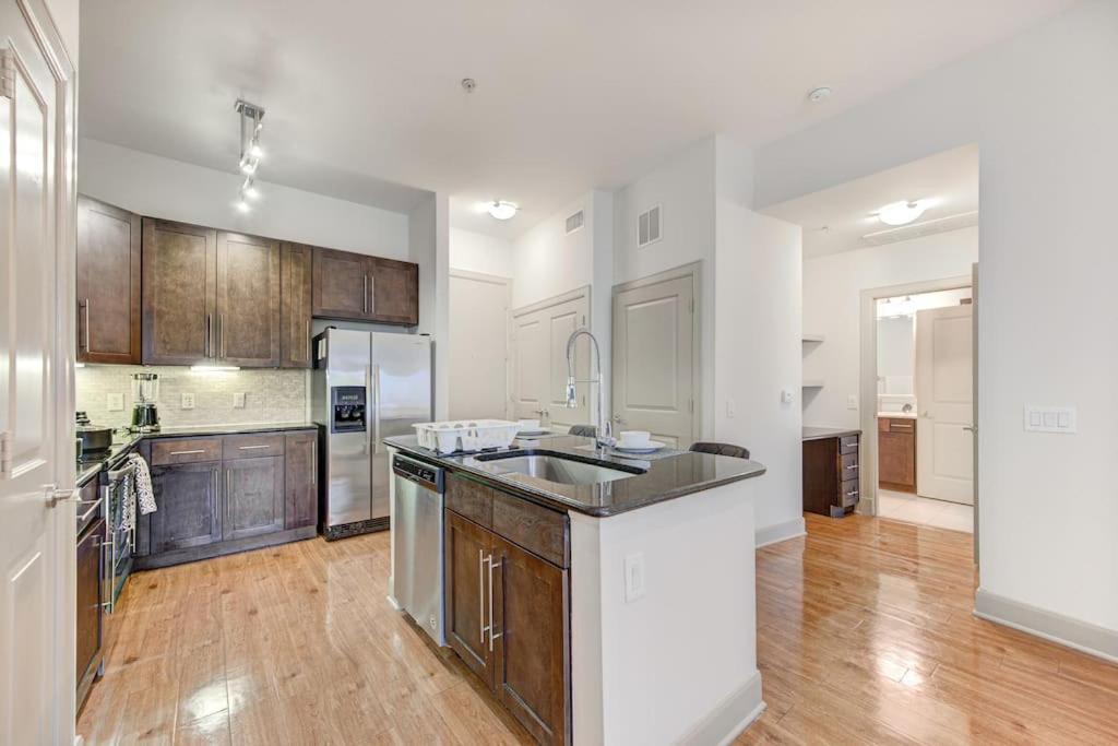 شقة Chic 1Br Near Nrg With Pool Wifi Freeparking هيوستن المظهر الخارجي الصورة